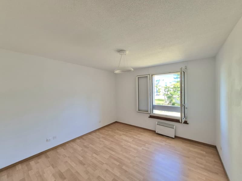 00078 - Appartement de 5 pièces au 2ème étage, avec 2 balcons, et un box individuel. - La Chaux-de-Fonds (7)