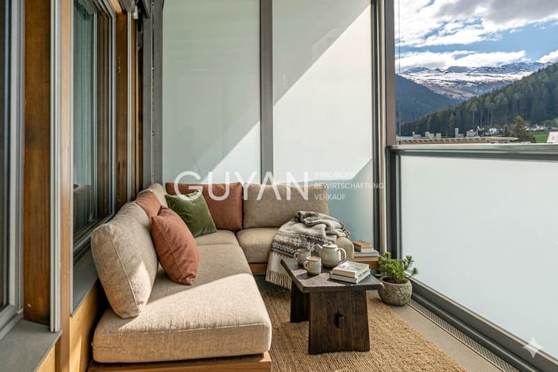 Balkon (KI bearbeitet)