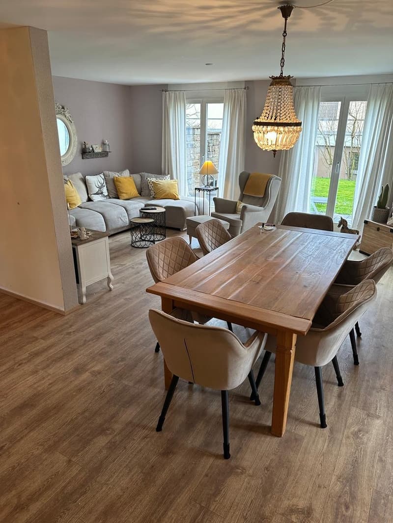 Gemütliches Wohn-/Esszimmer