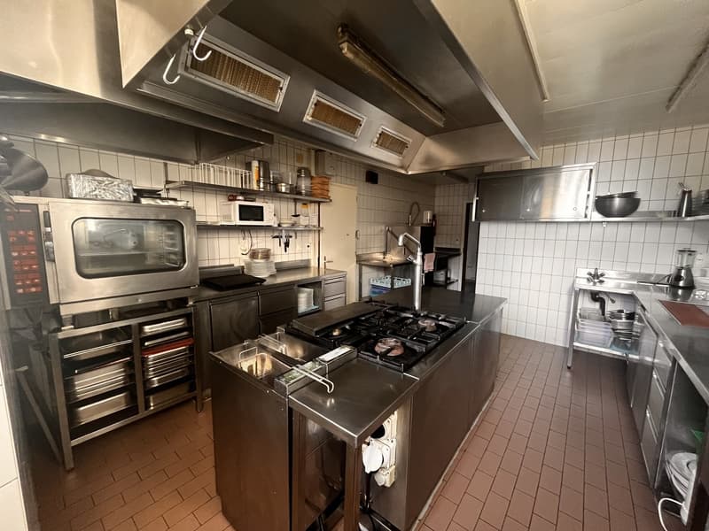 Restaurant for rent in Romont! (4)