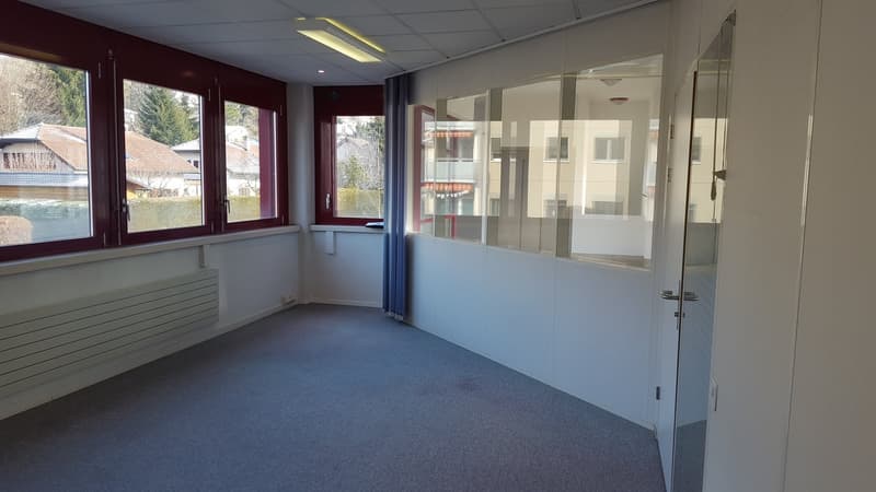 Bright office space of 51m2 in Marly! (4)