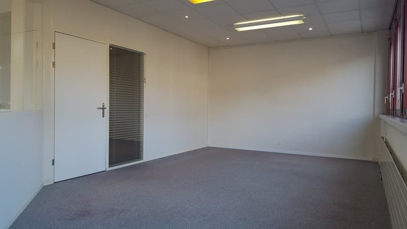 Bright office space of 51m2 in Marly! (2)