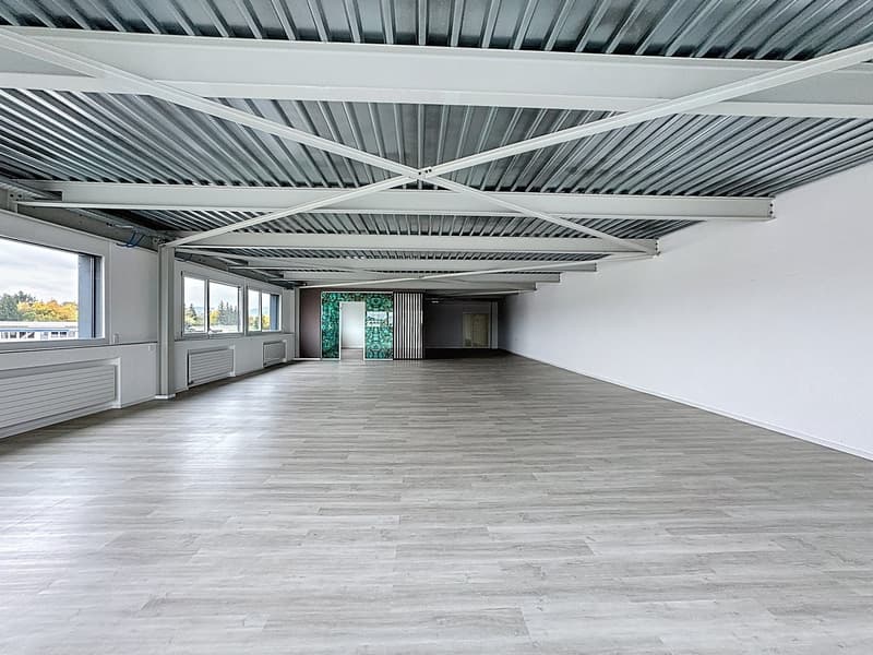 IN AFFITTO - Spazio commerciale a Rossens (2)