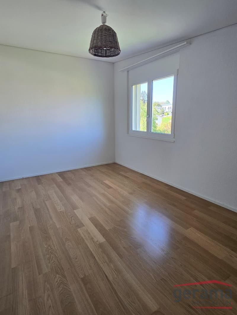 Helle 3.5 Zimmerwohnung in Giffers ! (4)