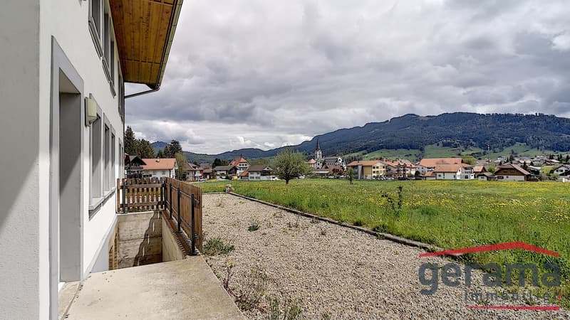 Charmante 3.5 Zimmerwohnung in Oberschrot . (8)