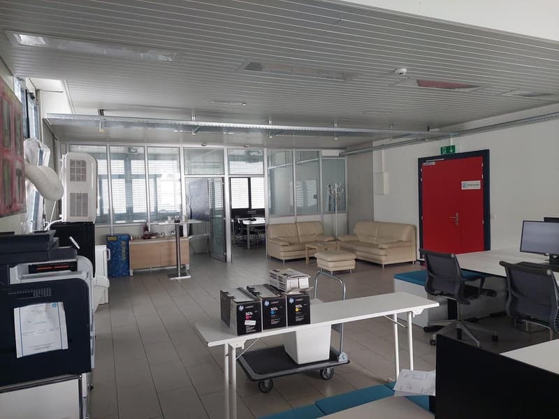 In affitto - Superficie amministrativa di ca. 124 m2 (2)