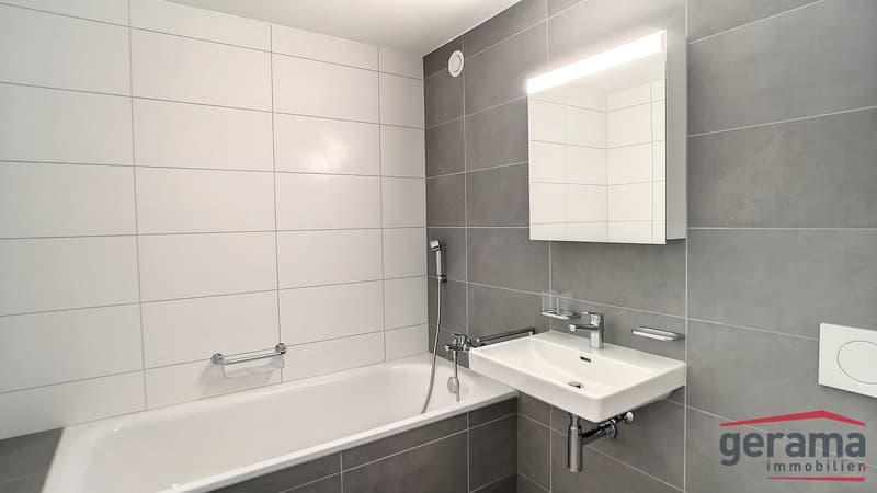 Wohnung mit 4.5 Zimmern im 5. Stock (4)