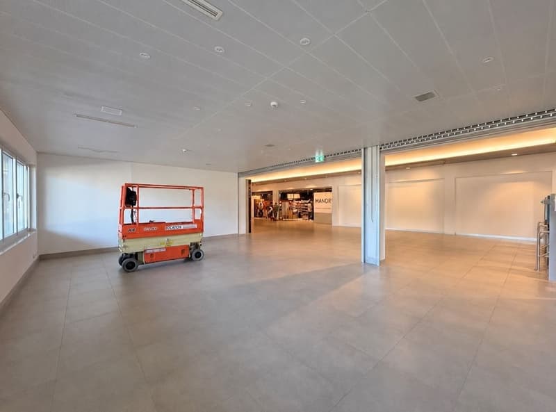 Superba superficie commerciale (2)