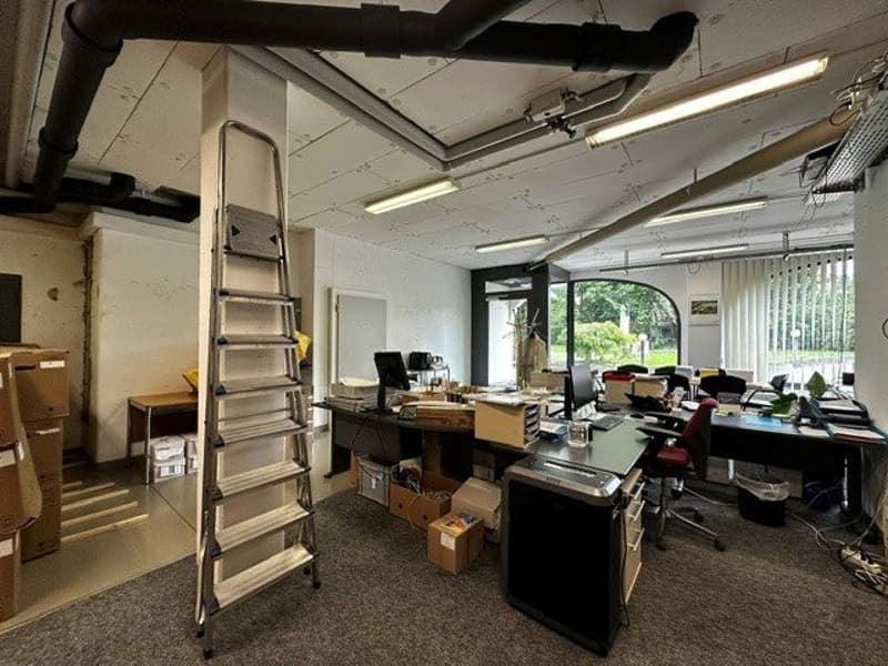 102 m² commercial property for rent (2)