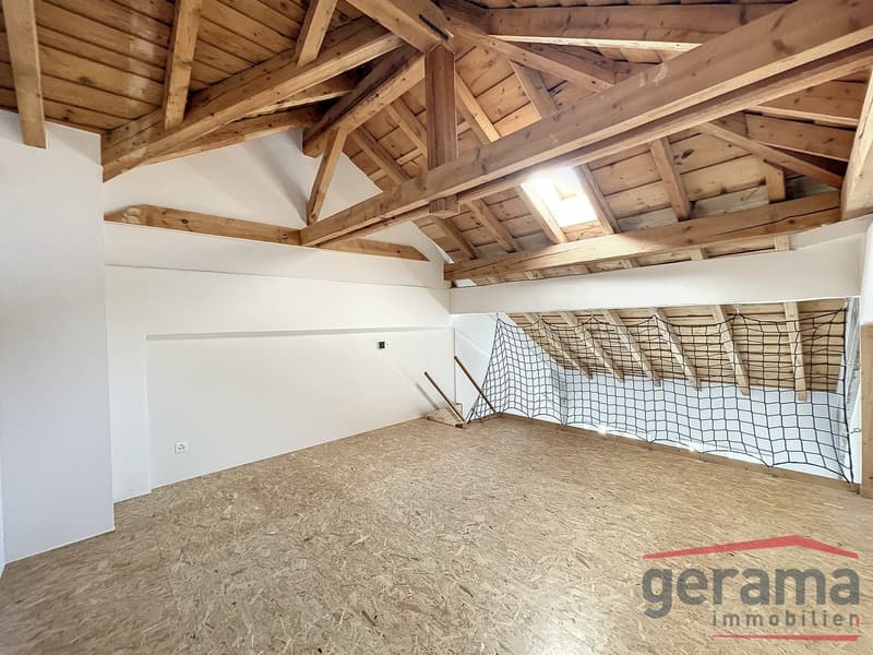 Helles 1.5-Zimmer-Wohnung im 4. Stock (2)