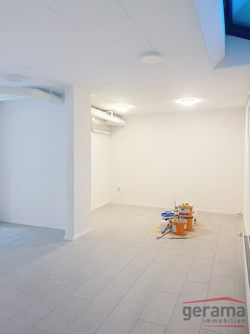 Commercial space of 74m2 for rent (2)