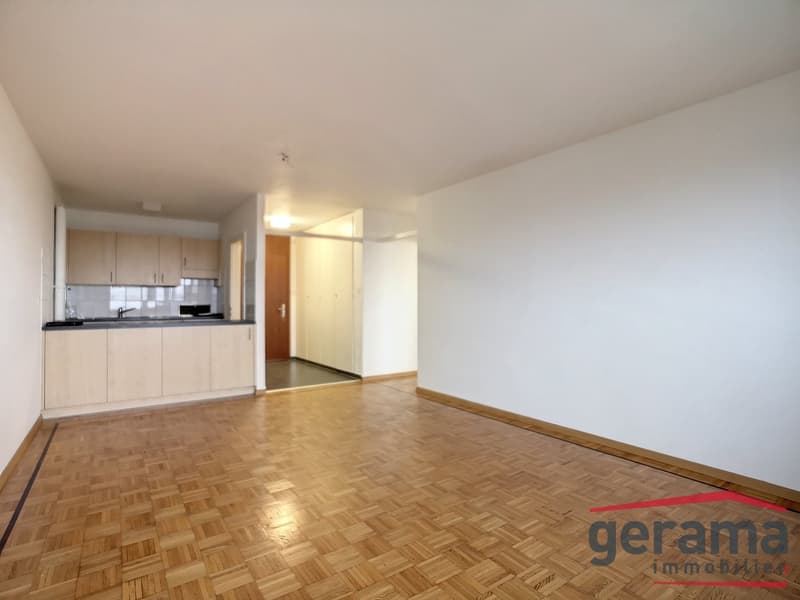 Wohnung mit Aussicht 2,5 Zimmer im 10. Stock (2)
