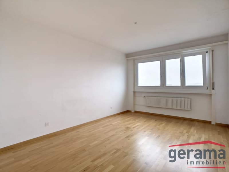 Wohnung mit Aussicht 2,5 Zimmer im 10. Stock (3)