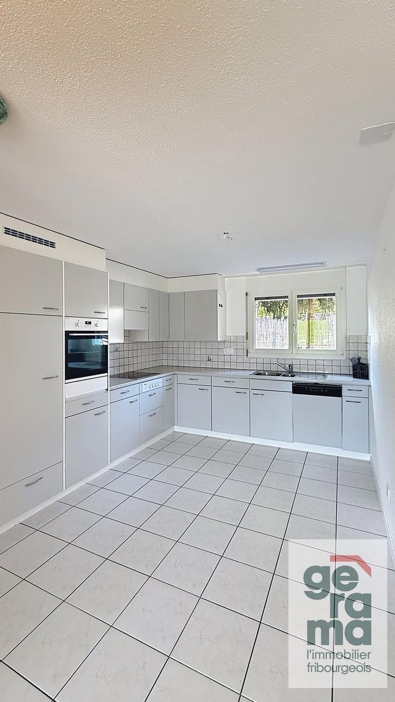 Schöne 4.5 Zimmerwohnung in Schmitten (1)