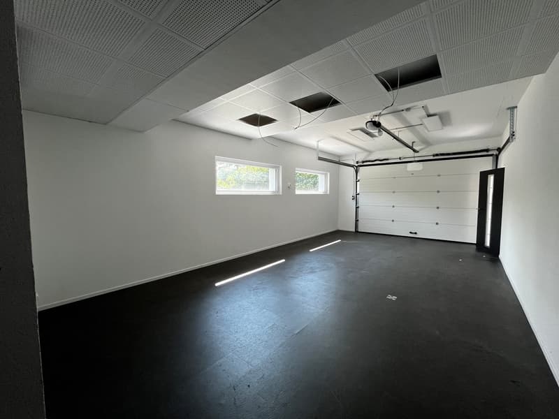 Dépôt - Local de 120 m2 à louer à Belfaux ! (2)