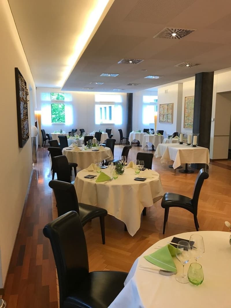 À LOUER - Restaurant idéalement situé (5)