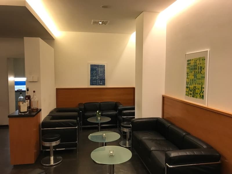 À LOUER - Restaurant idéalement situé (4)