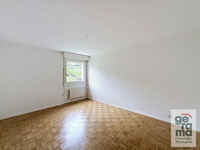 Bel appartement de 3.5 pièces au rez-de-chaussée (5)
