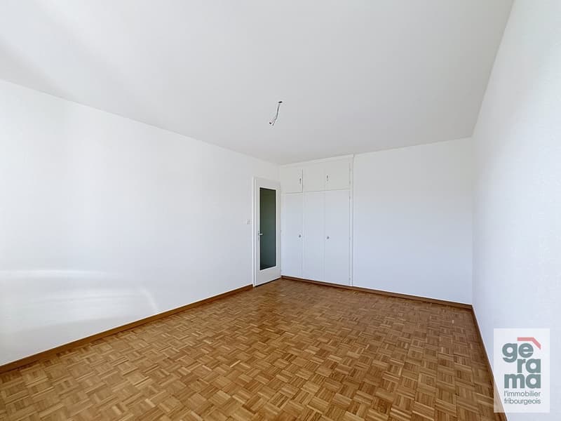Magnifique appartement de 2.5 pièces rénové (2)