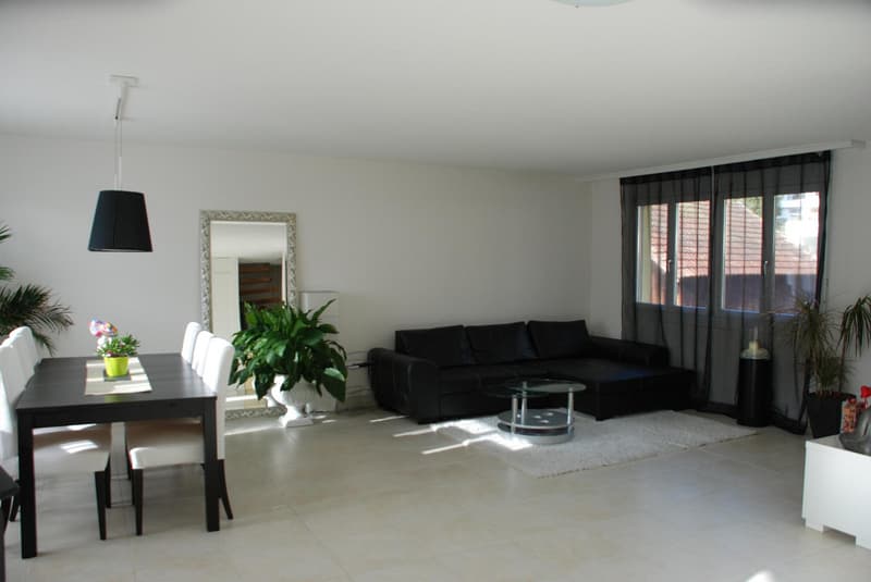 Stilvolle 4.0-Zimmer-Maisonette mit Galerie & Balkon (3)