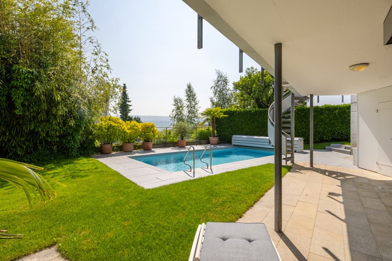 ZX494.2 Schöner Garten mit Pool