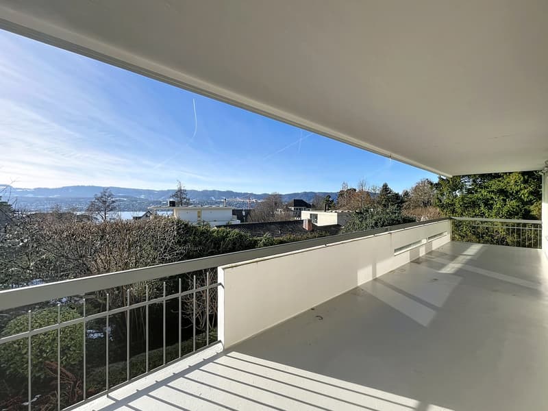 Balkon_mit_Aussicht.jpg