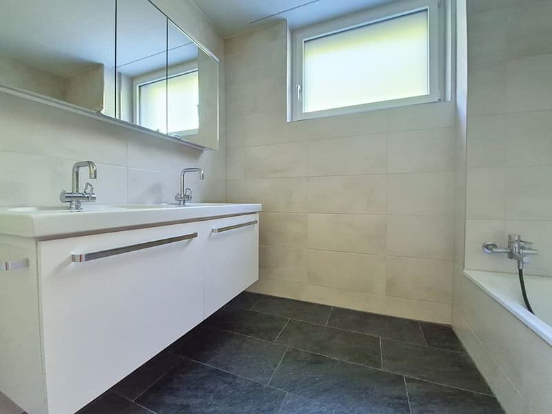 Badezimmer mit Badewanne