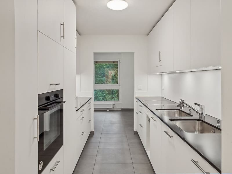 Grosse 6.5 Zimmerwohnung duplex zu vermieten in Freiburg (4)