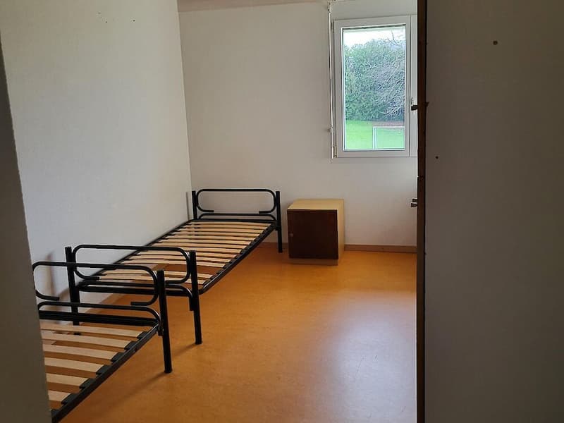 Appartamento di 5,5 locali al 1° piano a Montets (13)