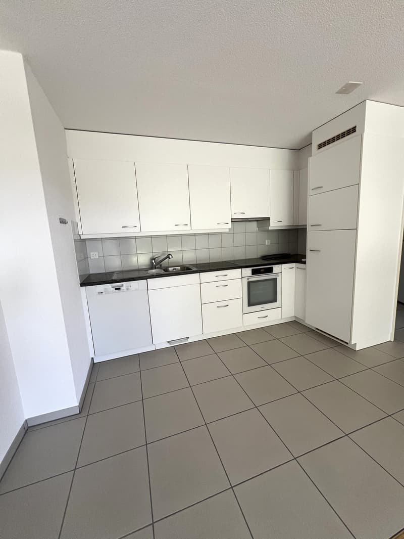 Appartement lumineux 2.5 pièces avec espace de séjour en centre-ville (3)