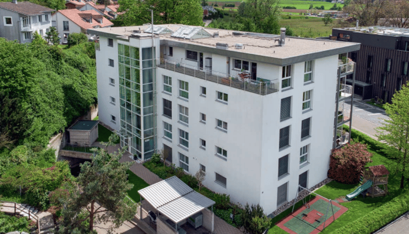 Appartement lumineux 2.5 pièces avec espace de séjour en centre-ville (8)