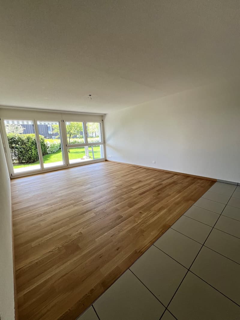 Appartement lumineux 2.5 pièces avec espace de séjour en centre-ville (2)