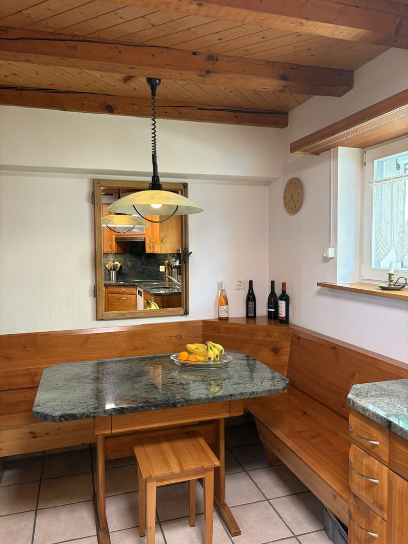 Charmantes 5.5-Zimmer-Einfamilienhaus mit Cheminée und Garage (5)