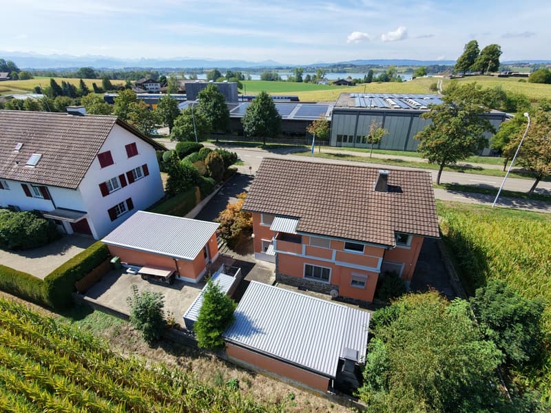 Zweifamilienhaus mit grosszügigem Umschwung in Pfäffikon ZH (3)