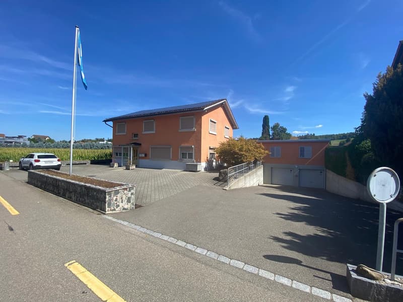 Zweifamilienhaus mit grosszügigem Umschwung in Pfäffikon ZH (2)