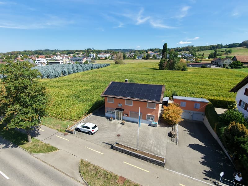 Zweifamilienhaus mit grosszügigem Umschwung in Pfäffikon ZH (1)