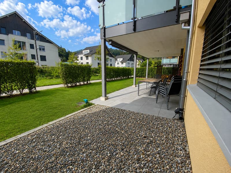 Moderne 2.5-Zimmer-Gartenwohnung in Bauma – ruhige und zentrumsnahe Lage, top Ausstattung (2)