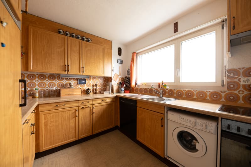 Your new home: Charming, family-friendly, with lake view (4)
