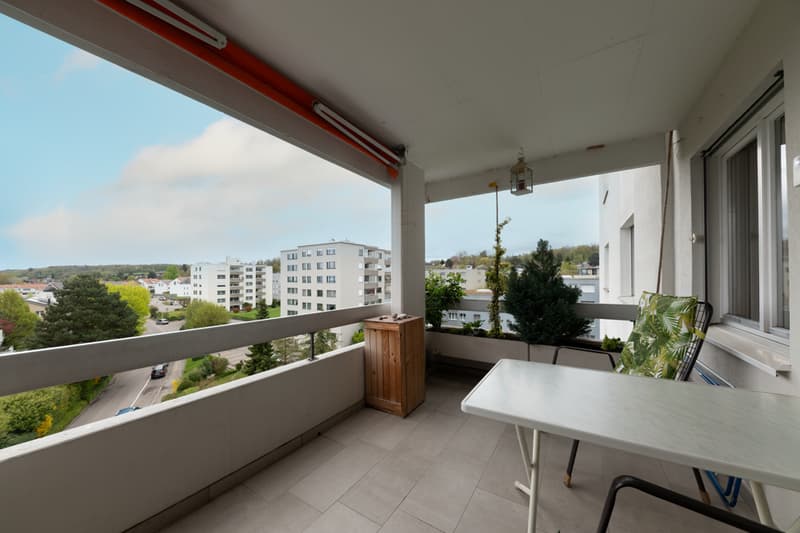 Your new home: Charming, family-friendly, with lake view (3)