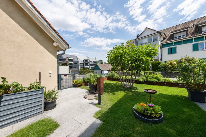 Dreamy semi-detached house with garden and pool landscape (3)
