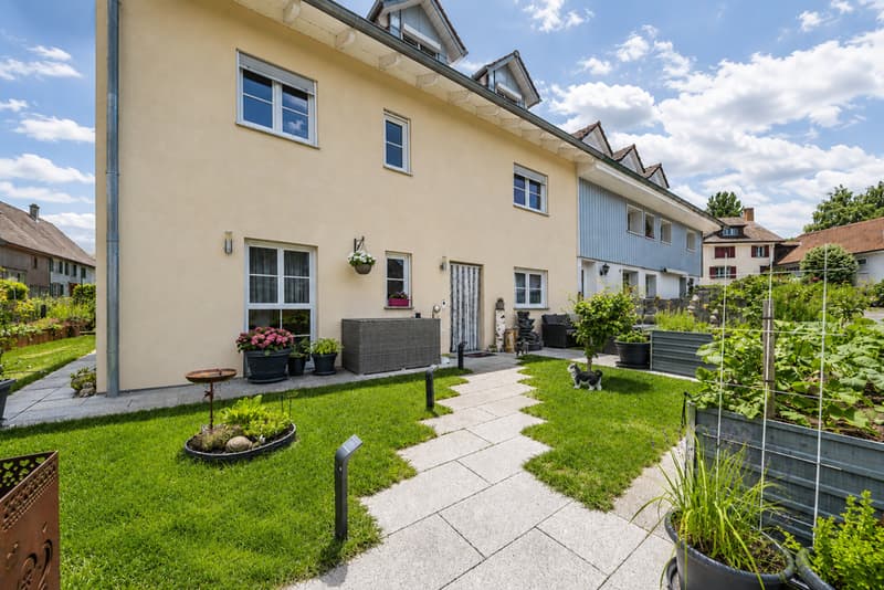 Dreamy semi-detached house with garden and pool landscape (4)
