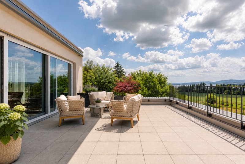 Appartamento attico esclusivo con terrazza panoramica e vista lago (6)