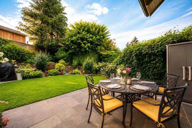 Familienglück mit Gartenparadies (3)