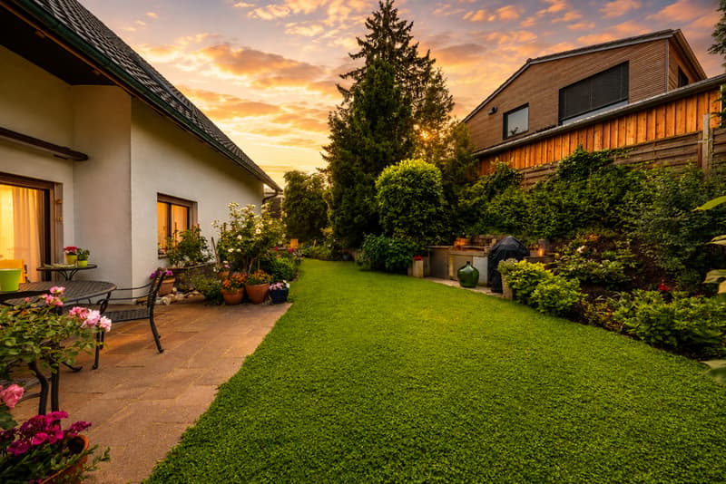 Familienglück mit Gartenparadies (2)