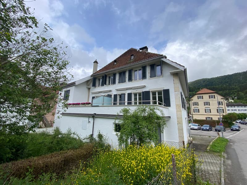 Rental house with 5 apartments, garden and garages (9)
