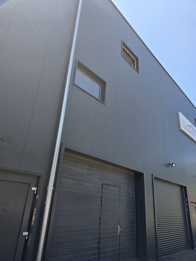 Schönes neues Lokal im 1. Stock mit 116m2 und einem inklusiven Parkplatz (2)