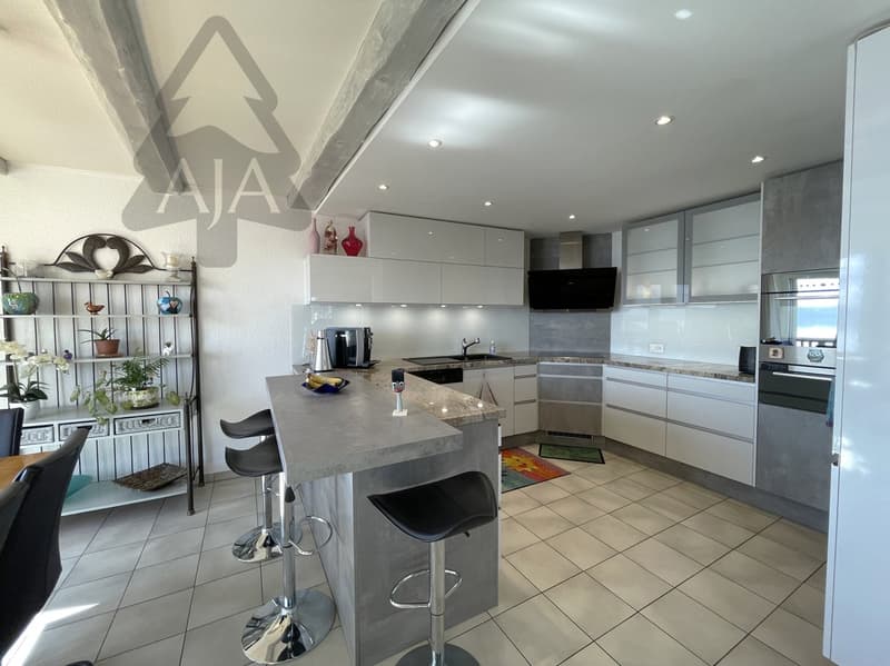 St-Aubin-Sauges, spacieux appartement de 4,5 pièces (121 m2) avec jardin privatif (53 m2), garage (8)