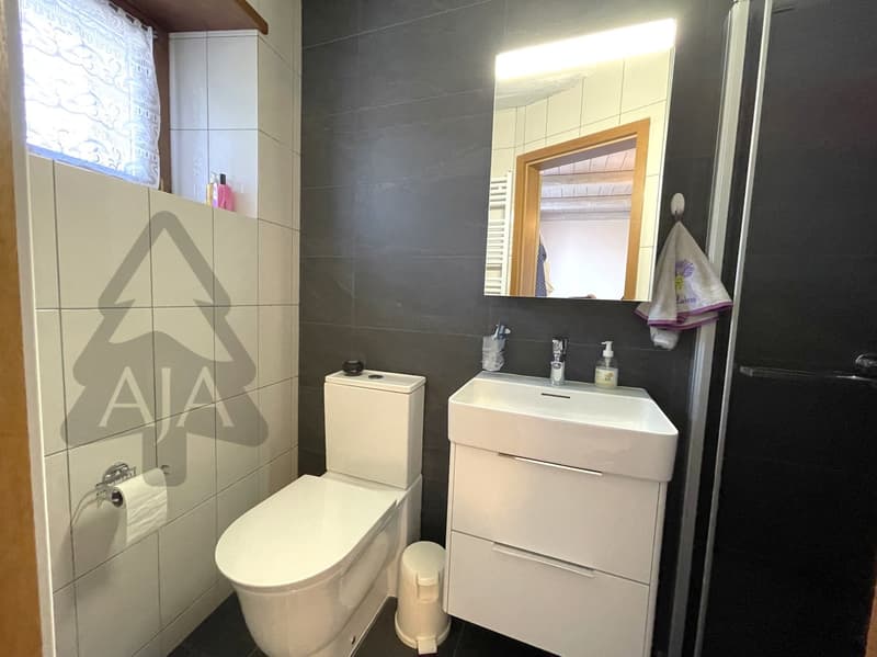 St-Aubin-Sauges, spacieux appartement de 4,5 pièces (121 m2) avec jardin privatif (53 m2), garage (19)