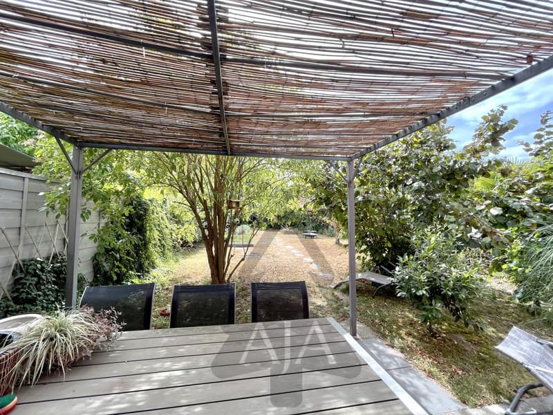 Cudrefin (à deux pas du Lac), très belle villa mitoyenne de 5,5 pièces avec jardin (5)
