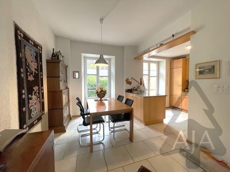 Neuchâtel, spacieux appartement de 3,5 pièces (109 m2) avec balcon et garage individuel (4)